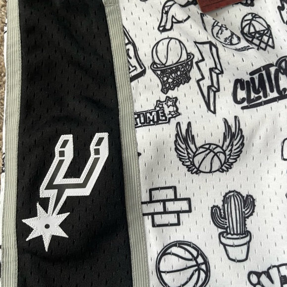 NBA San Antonio Spurs Mitchell & Ness Doodle Shorts - Picture 2 of 7